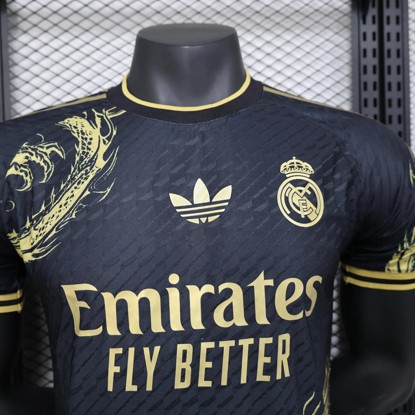 Real Marid "Oro del Dragón" Limited Jersey