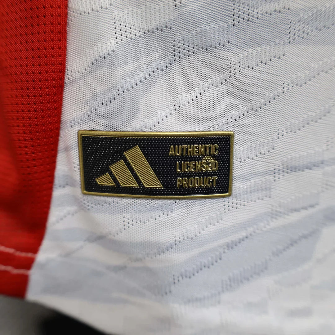 25/26 Manchester United White Limited Jersey