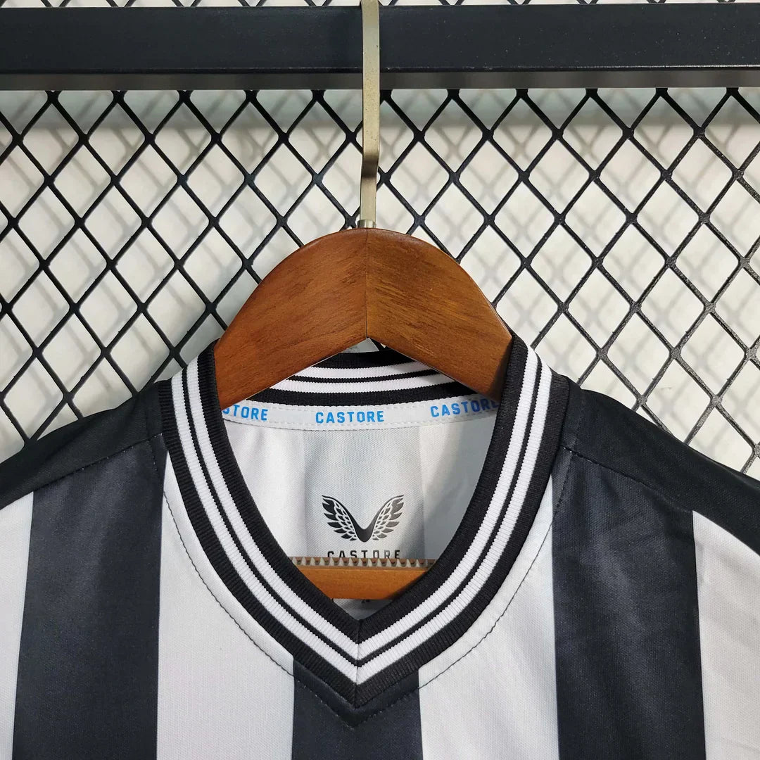 23/24 Newcastle United Home Tenue