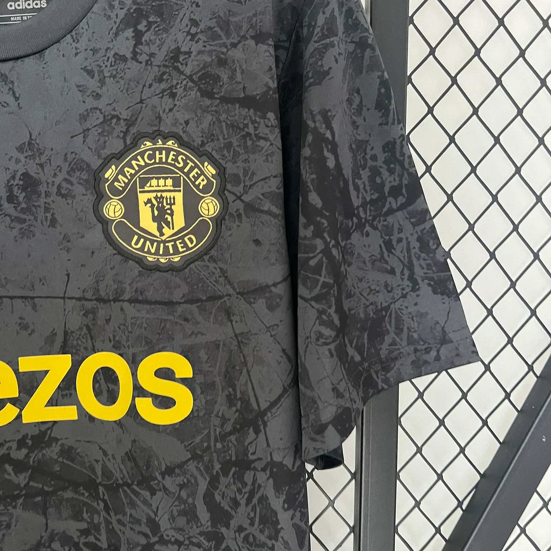24/25 Manchester United Black Limited Jersey