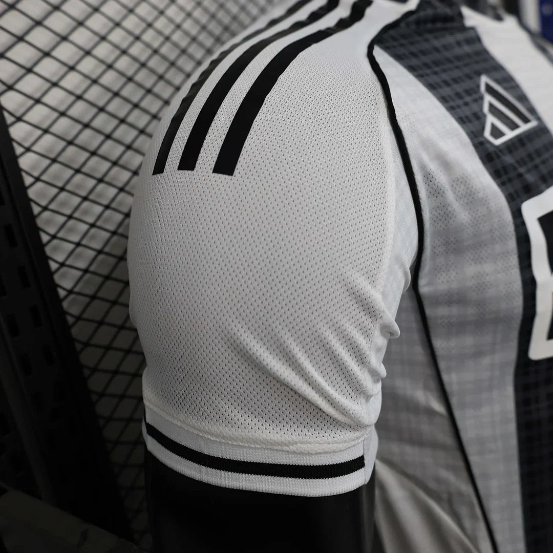 25/26 Newcastle United Home Kit