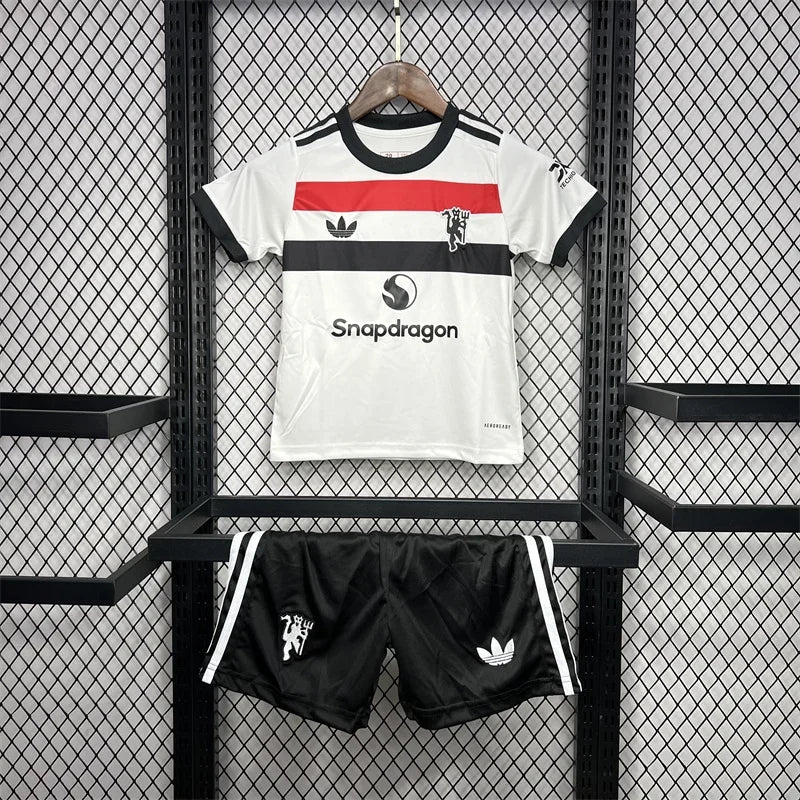 24/25 Manchester United Third Away