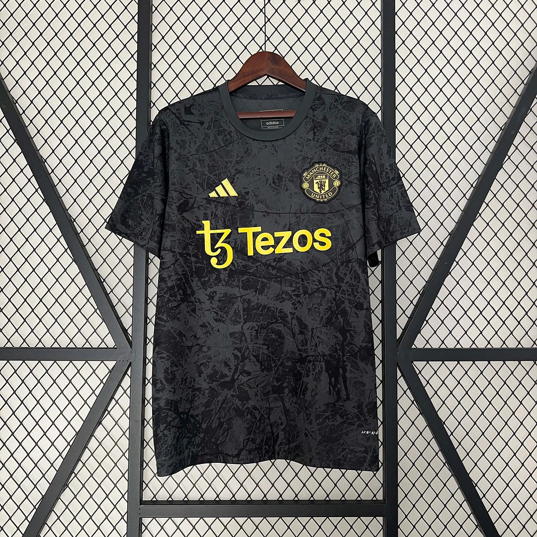 24/25 Manchester United Black Limited Jersey