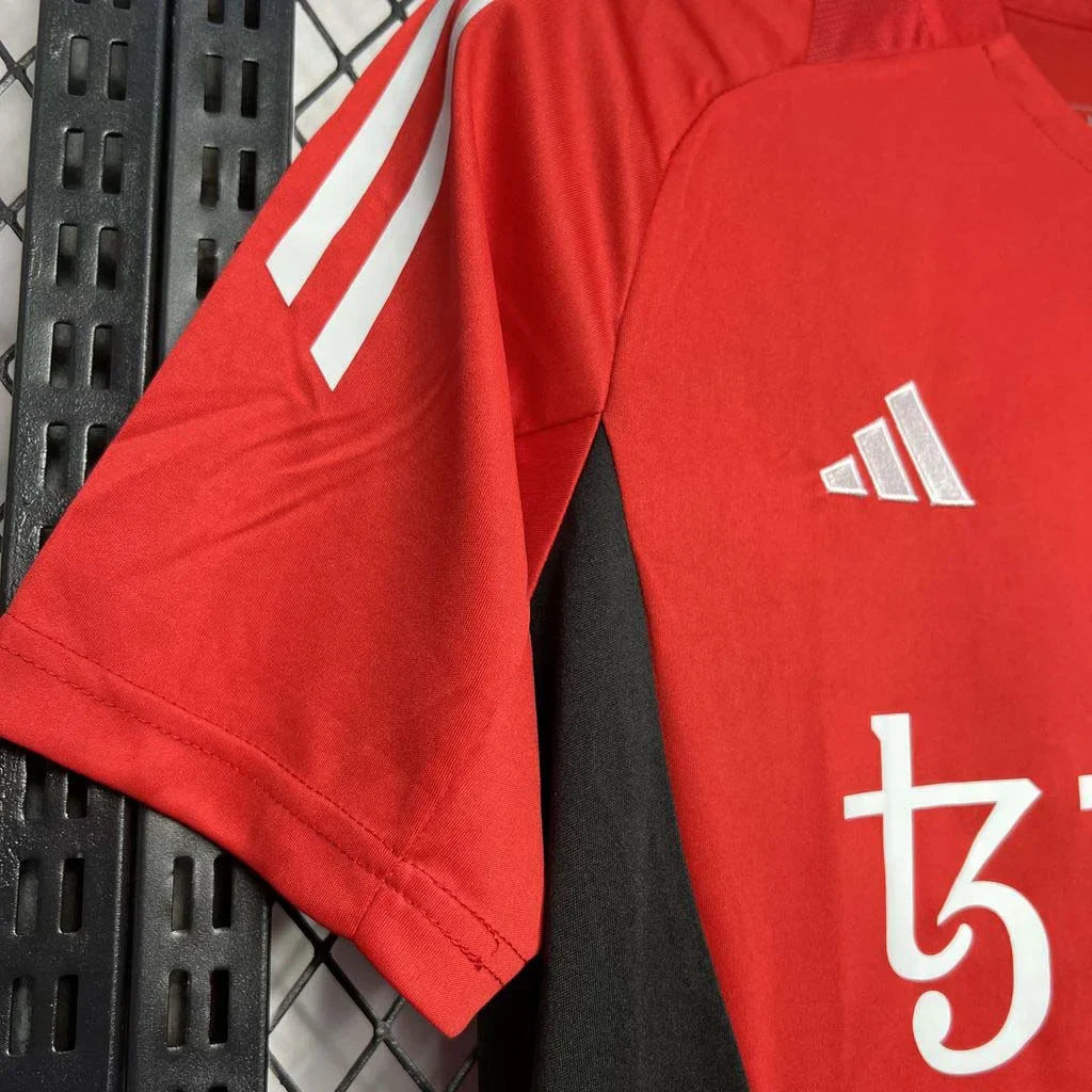 24/25 Manchester United Pre-Match Kit