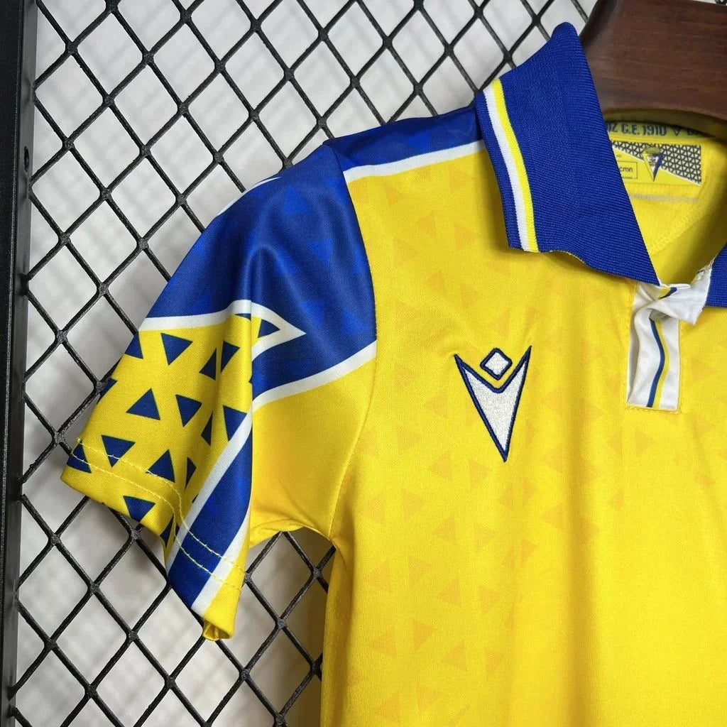 24/25 Cadiz Home Tenue