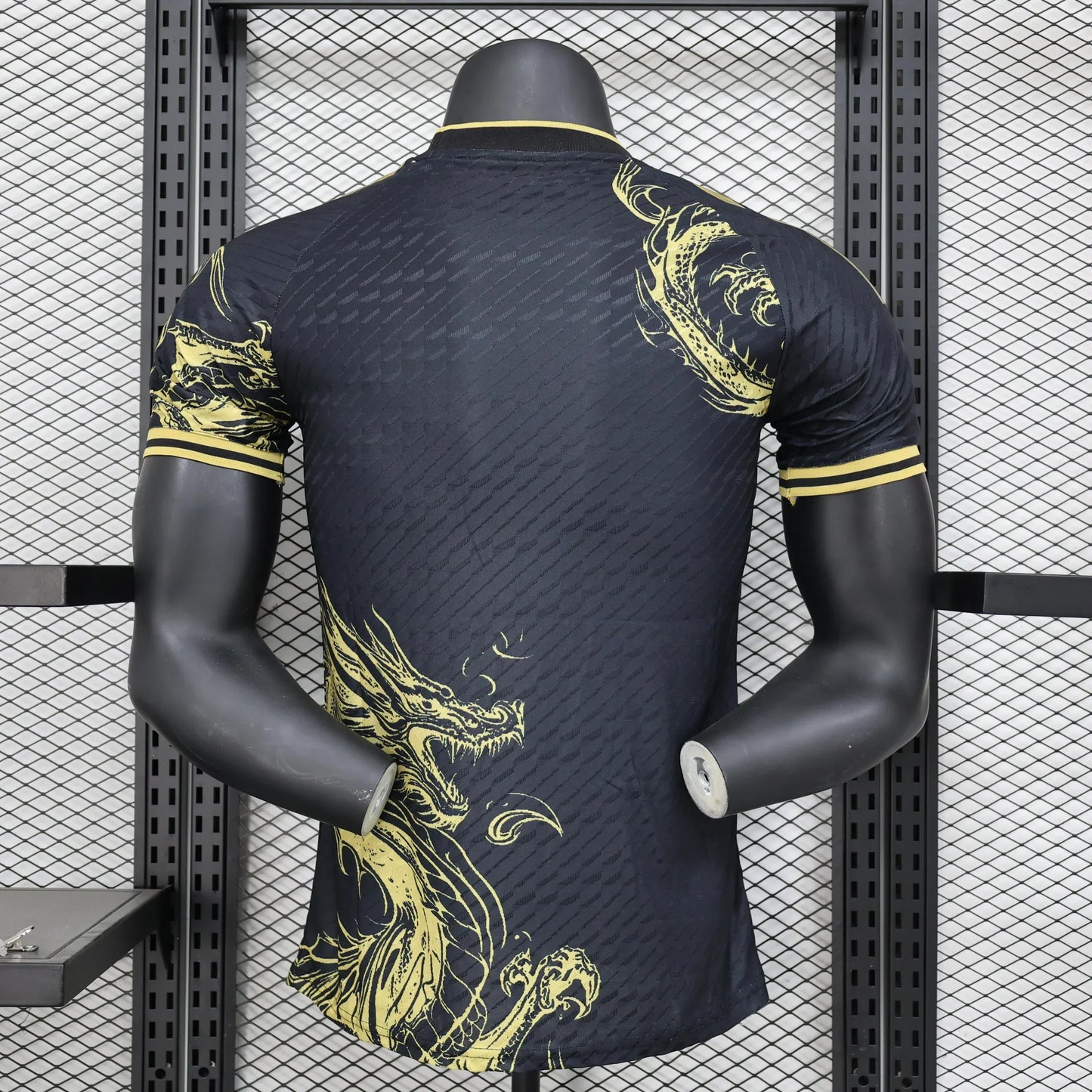 Real Marid "Oro del Dragón" Limited Jersey