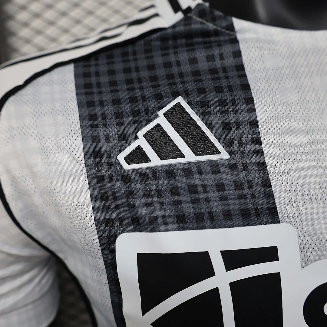 25/26 Newcastle United Home Kit