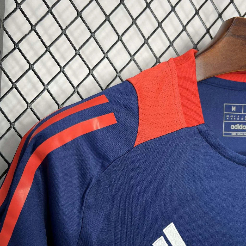 24/25 Manchester United Pre-Match Kit