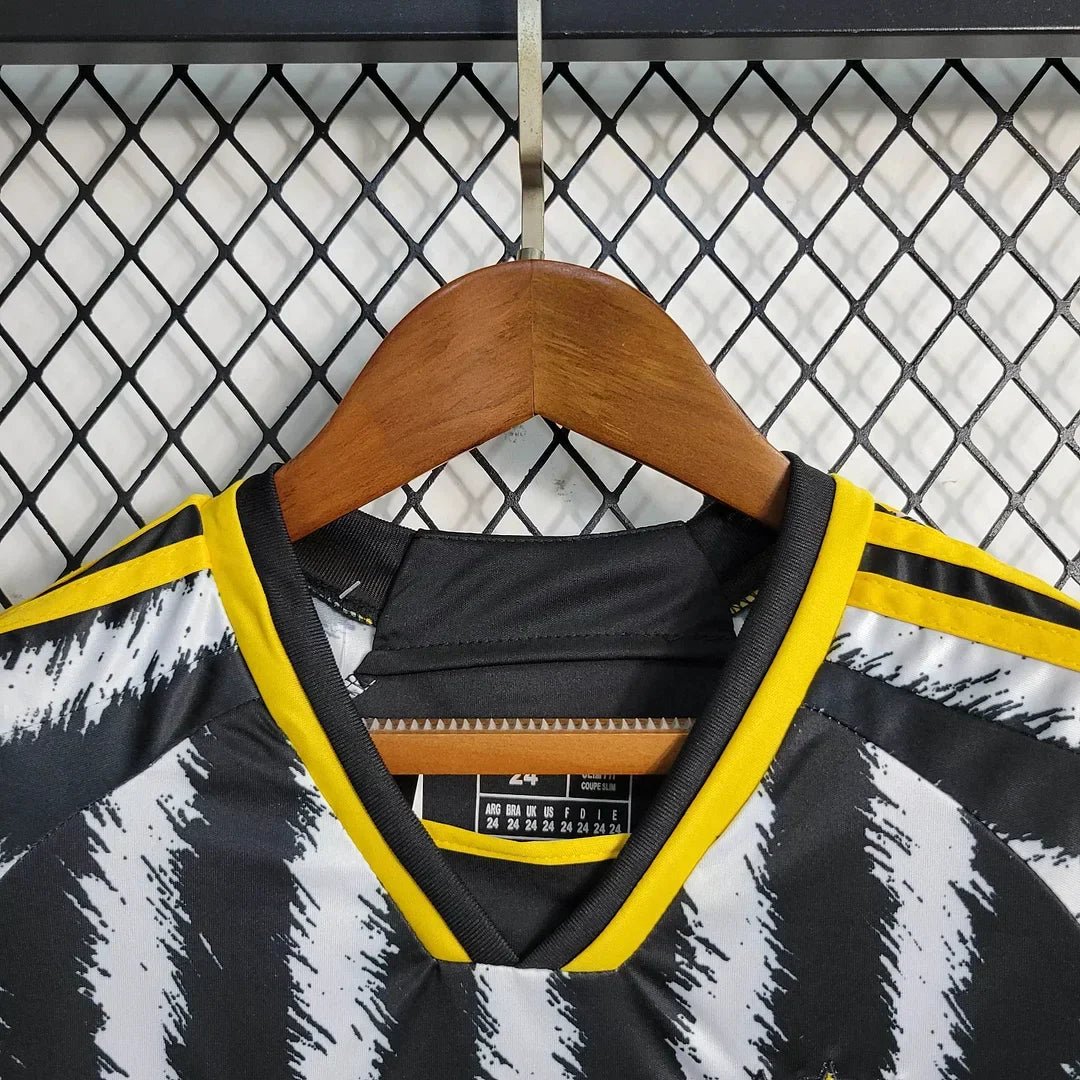 23/24 Juventus Home Tenue