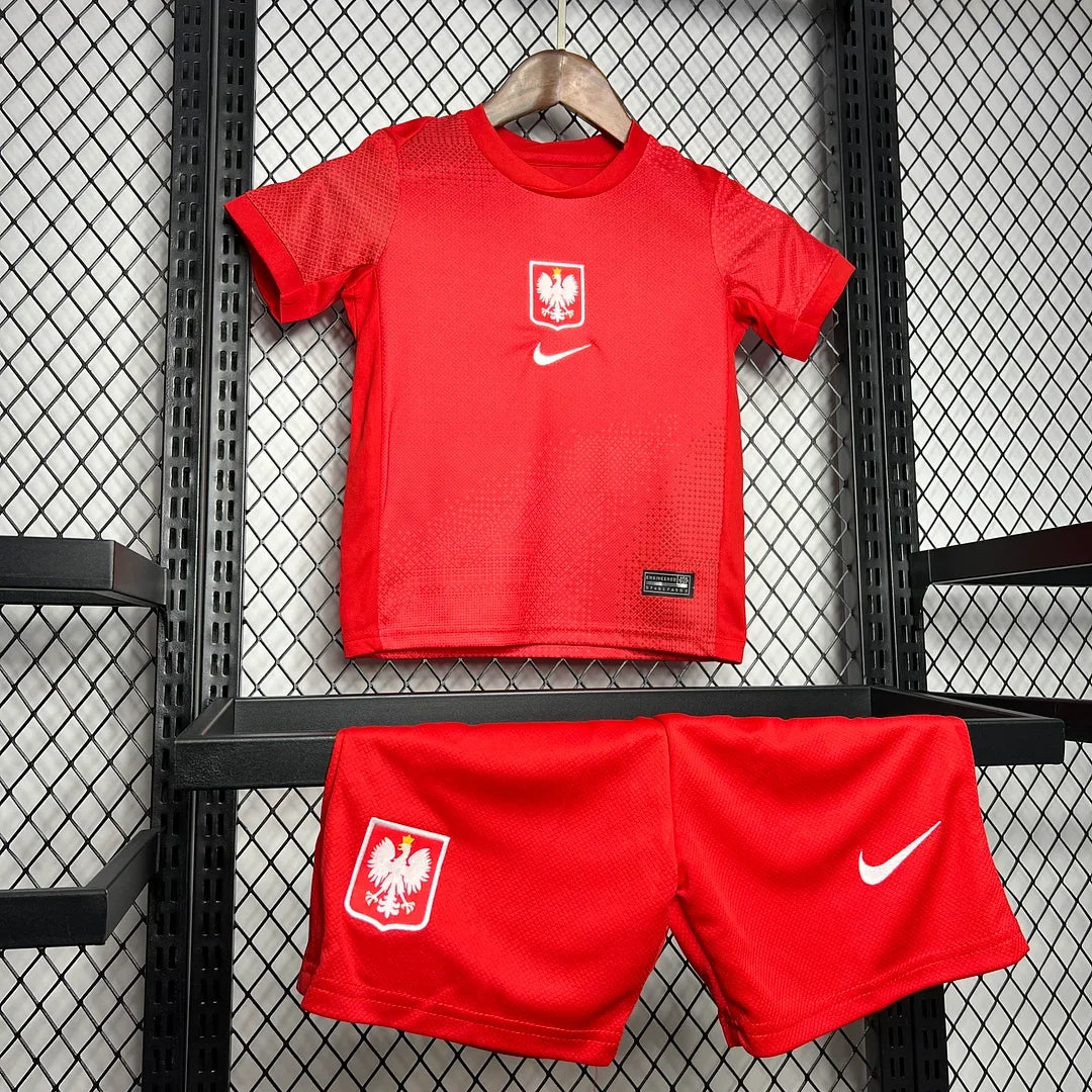 2024 Poland Home Tenue