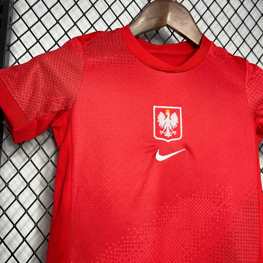 2024 Poland Home Tenue
