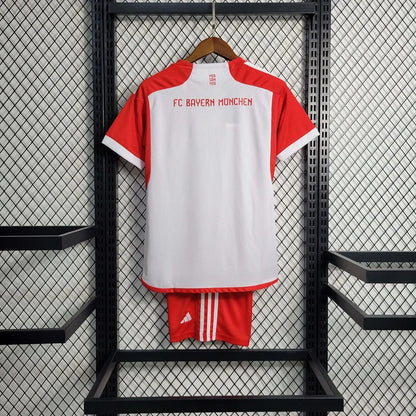 23/24 Bayern Munich Home Tenue