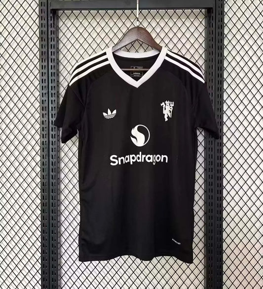 24/25 Manchester United Goalkeeper Third Away