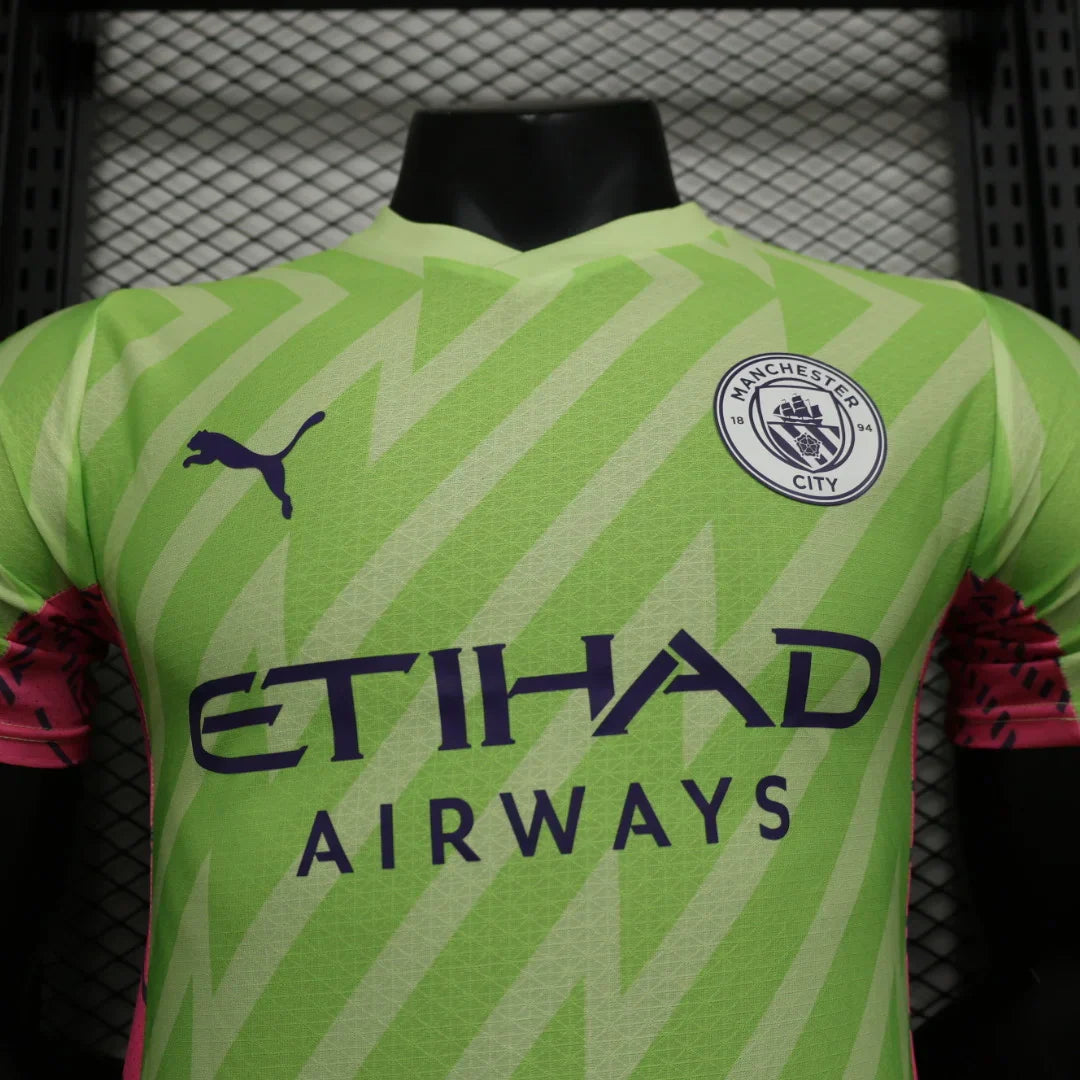23/24 Manchester United Goalkeeper Kit