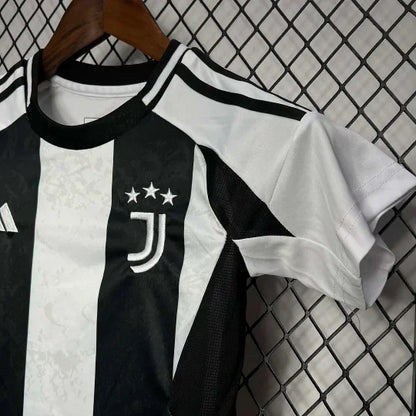 24/25 Juventus Home Tenue